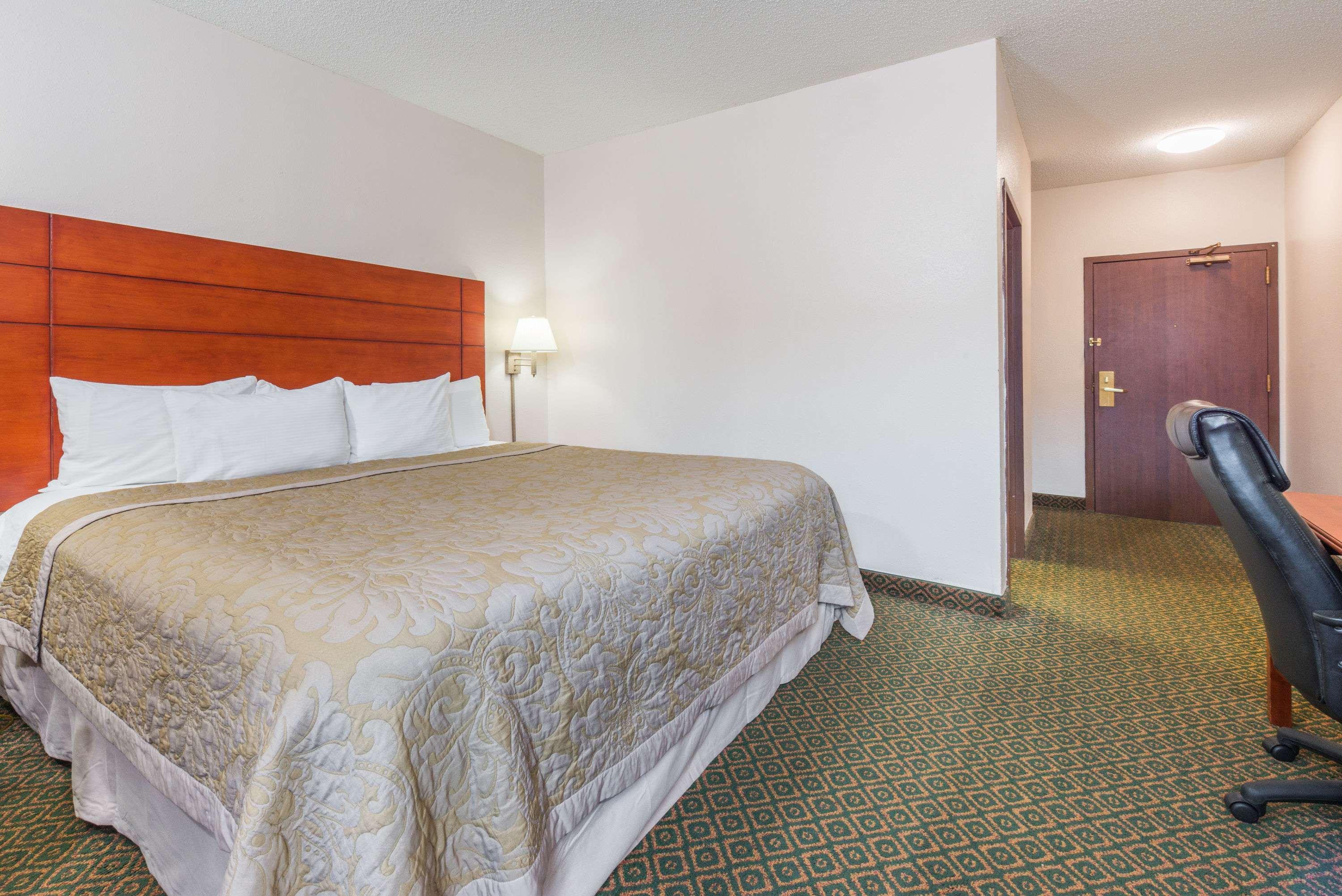 Super 8 By Wyndham St Charles Hotell Saint Charles Eksteriør bilde