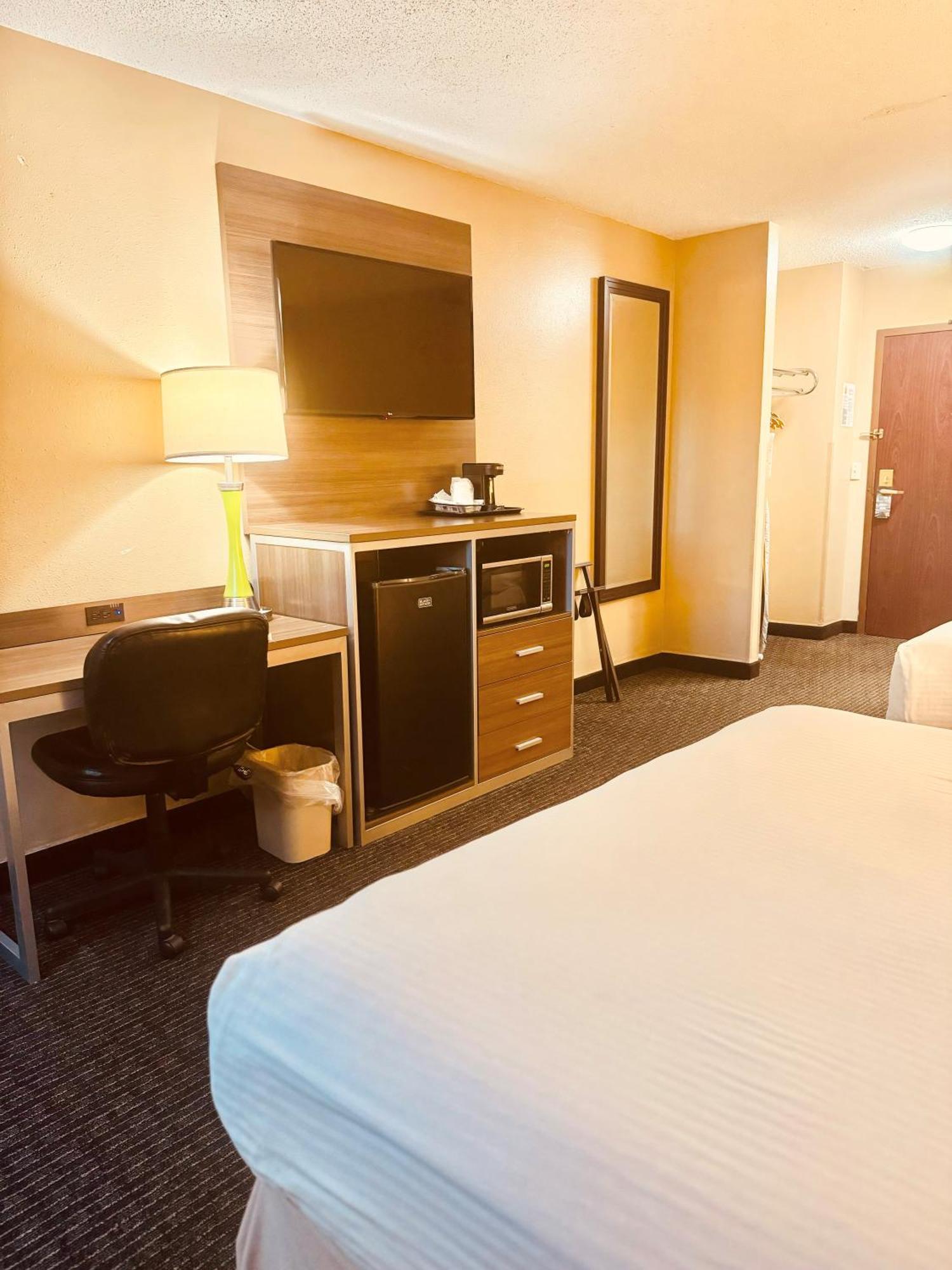 Super 8 By Wyndham St Charles Hotell Saint Charles Eksteriør bilde