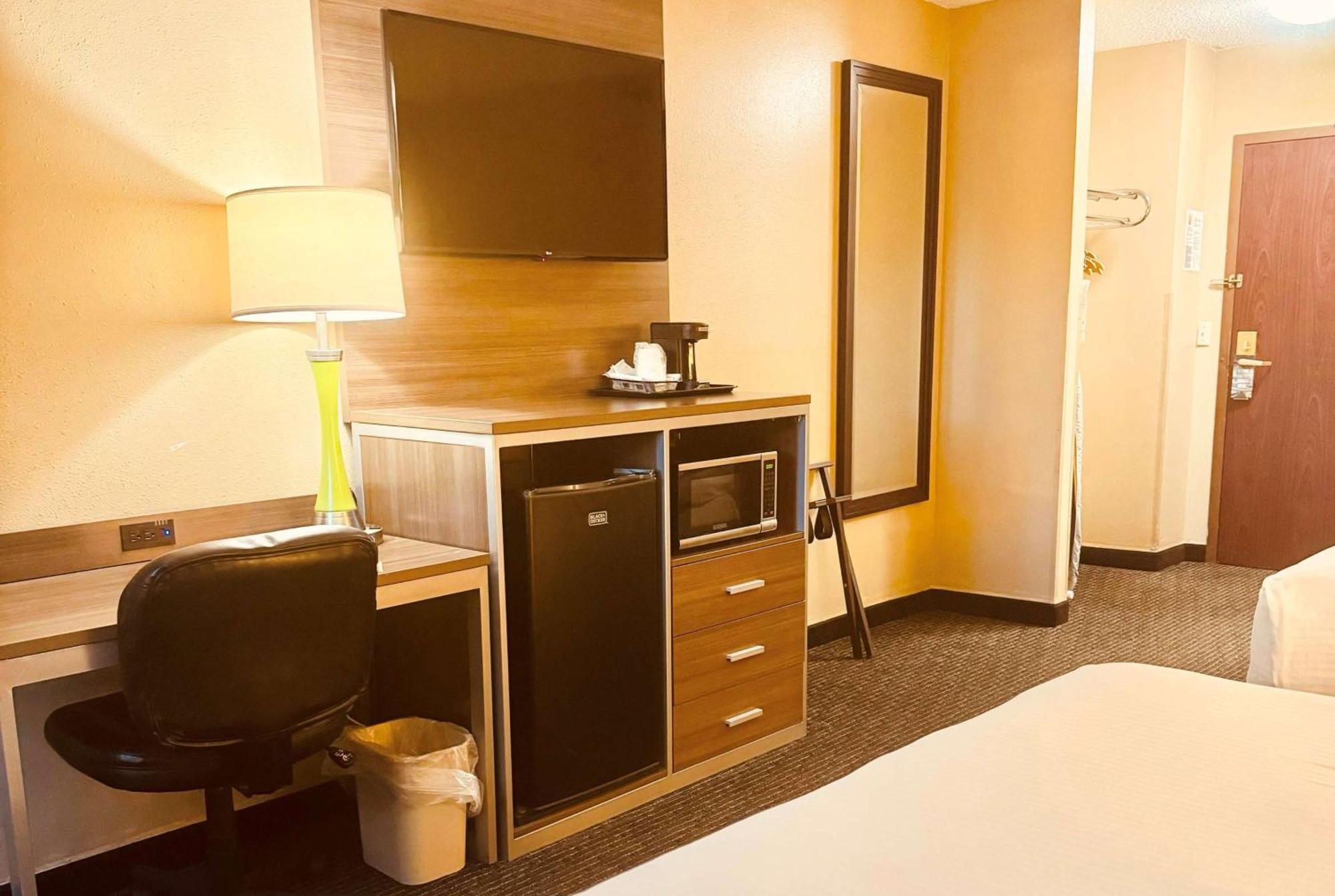 Super 8 By Wyndham St Charles Hotell Saint Charles Eksteriør bilde